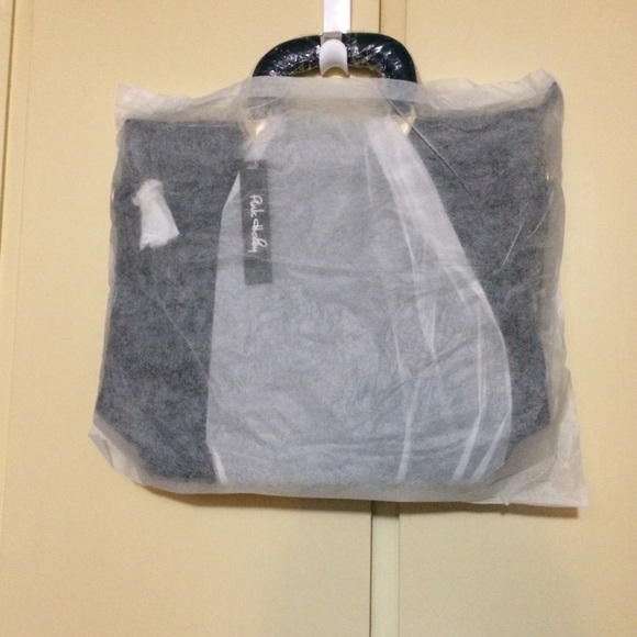 💙NWT Gorgeous Pink Haley Blue Fashion Tote💙 - Picture 8 of 8